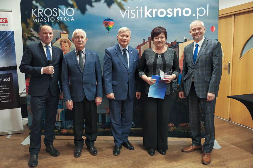 Emerytowani pracownicy Krośnieńskiego Holdingu Komunalnego zostali odznaczeni