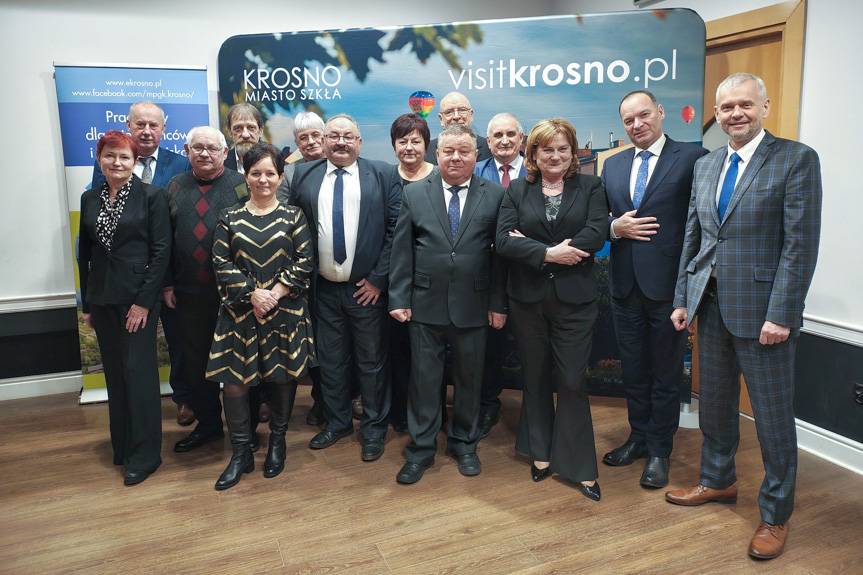 Emerytowani pracownicy Krośnieńskiego Holdingu Komunalnego zostali odznaczeni