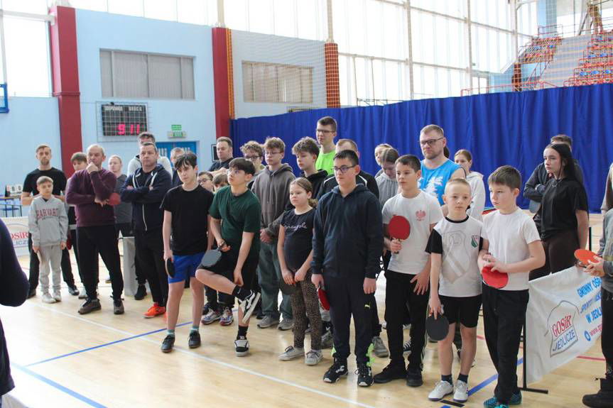 Zacięta rywalizacja w Jedliczu. Wyłoniono najlepszych tenisistów stołowych