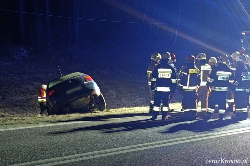Volkswagenem wjechała do rowu