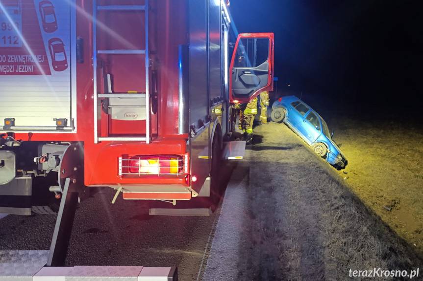 Volkswagenem wjechała do rowu