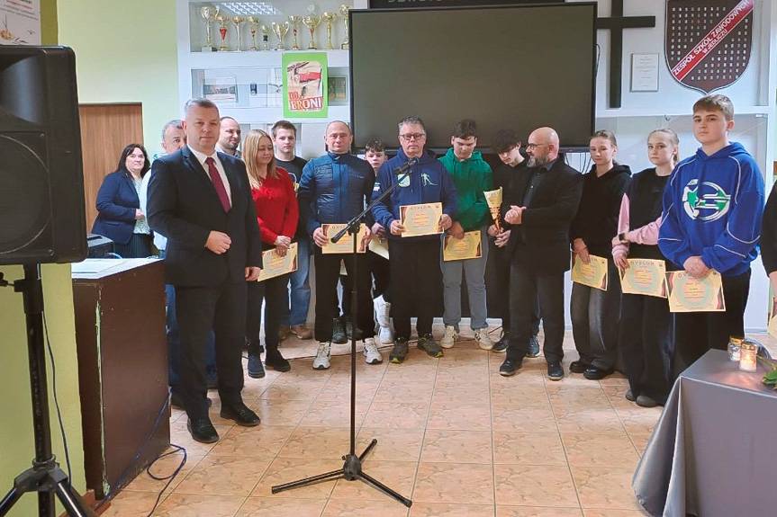 Wyjątkowa lekcja historii podczas obchodów Dnia Patrona w Jedliczu