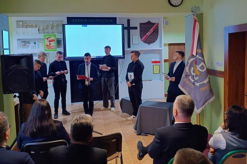 Wyjątkowa lekcja historii podczas obchodów Dnia Patrona w Jedliczu