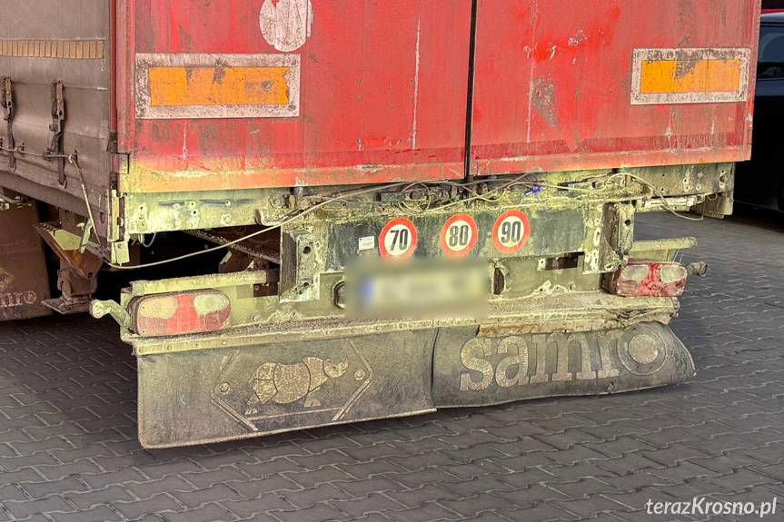 Cofając najechał na osobówkę