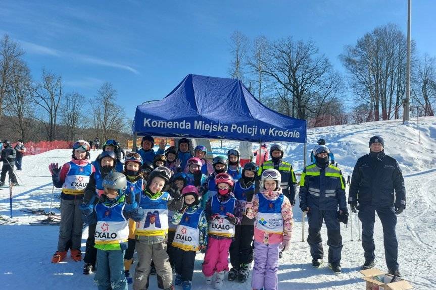 Policja przypomina: kask obowiązkowy, alkohol zabroniony na stoku