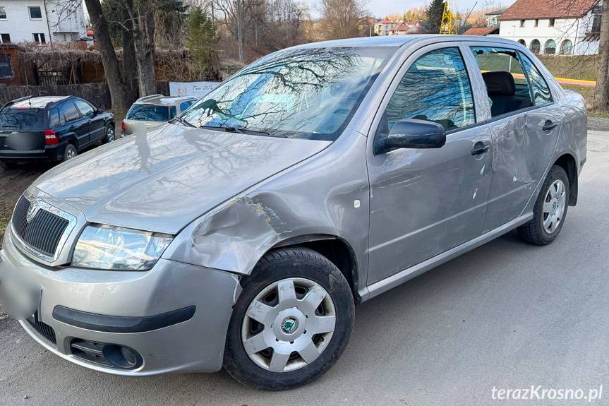 Kolizja na skrzyżowaniu o ruchu okrężnym w Krośnie