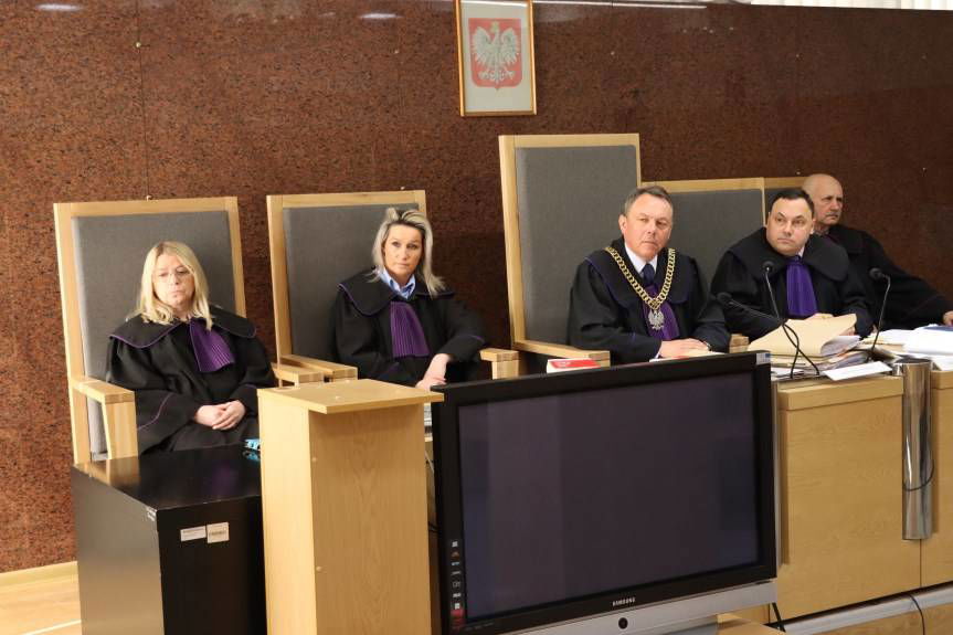 Zabójstwo w Krośnie. Prokurator chce 15 lat więzienia, oskarżona sprawiedliwego wyroku