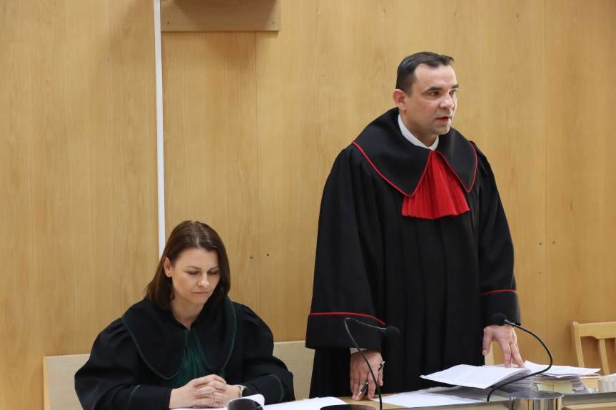 Zabójstwo w Krośnie. Prokurator chce 15 lat więzienia, oskarżona sprawiedliwego wyroku