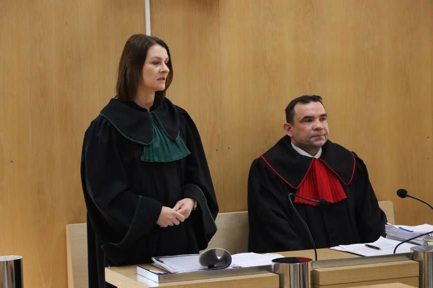 Zabójstwo w Krośnie. Prokurator chce 15 lat więzienia, oskarżona sprawiedliwego wyroku