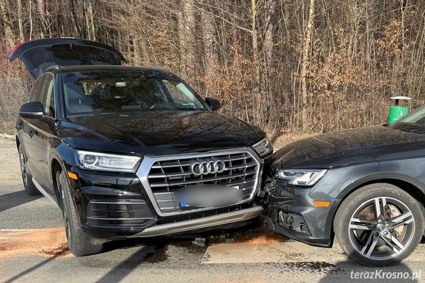 Zderzenie dwóch samochodów na granicy Krosna i Krościenka Wyżnego
