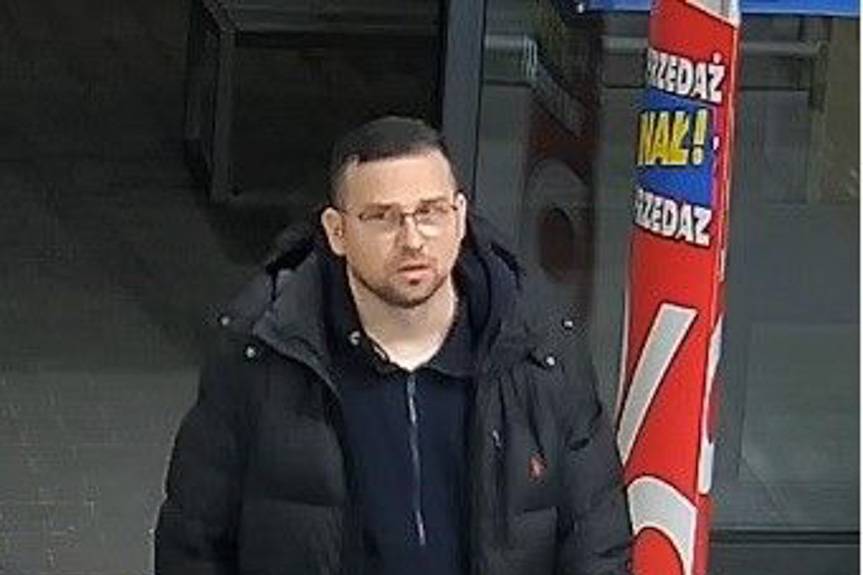 Policjanci poszukują sprawców kradzieży