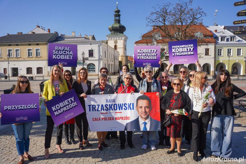 Kobiety z Trzaskiem. Konferencja na rynku w Krośnie [ZDJĘCIA]