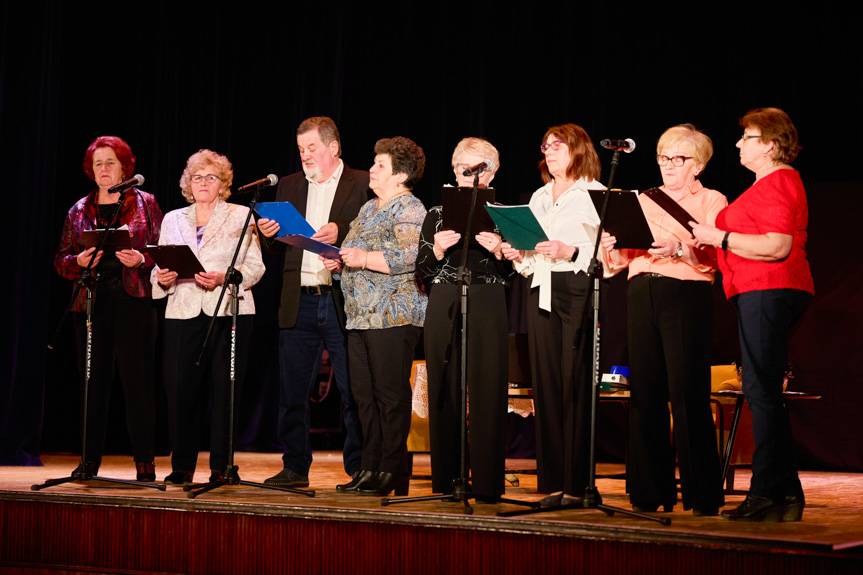 Salwy śmiechu i owacje na stojąco - tak świętowano Dzień Kobiet w Rymanowie