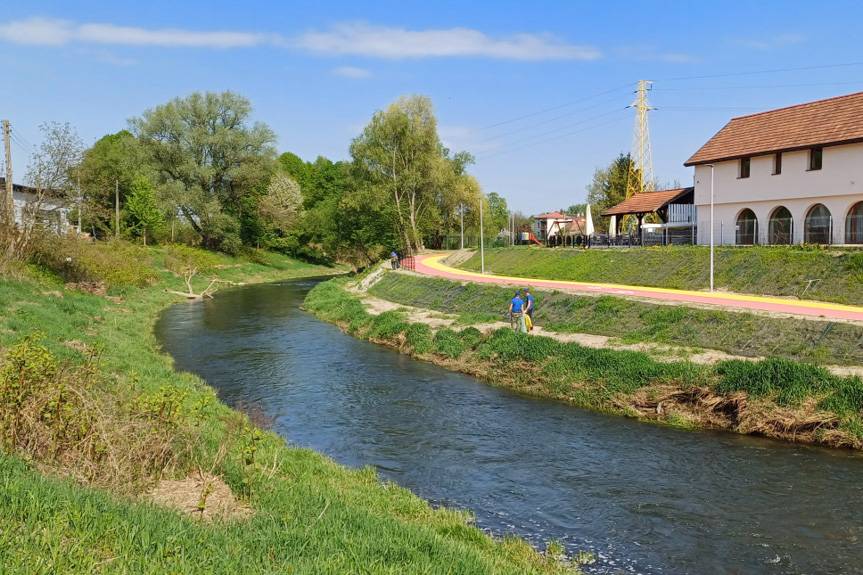 Lokalny problem, wspólne rozwiązanie. Krosno sprząta swoje rzeki