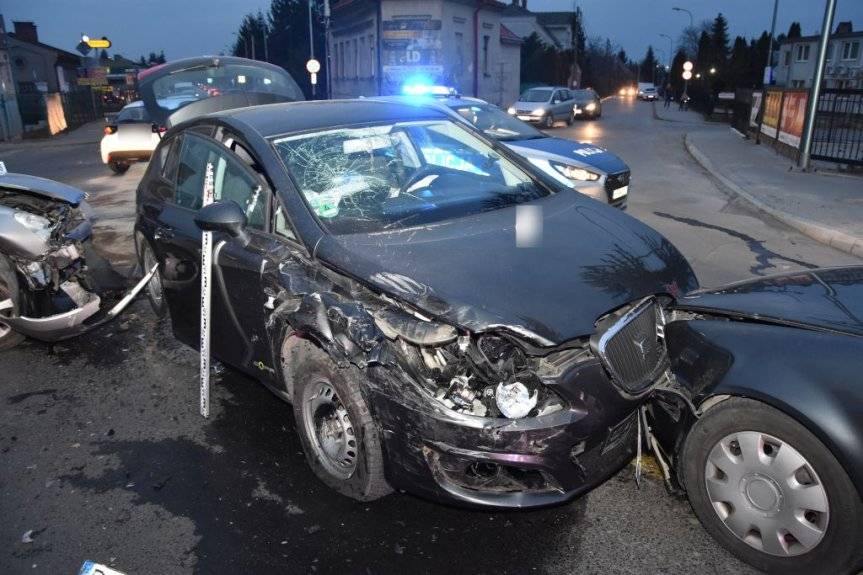 Wypadek na skrzyżowaniu w Jarosławiu