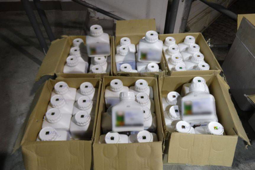 W Tylawie przechwycono 320 kg oraz 96 litrów nielegalnych środków ochrony roślin