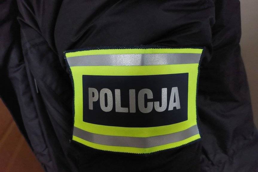 Z narkotykami wsiadła do radiowozu