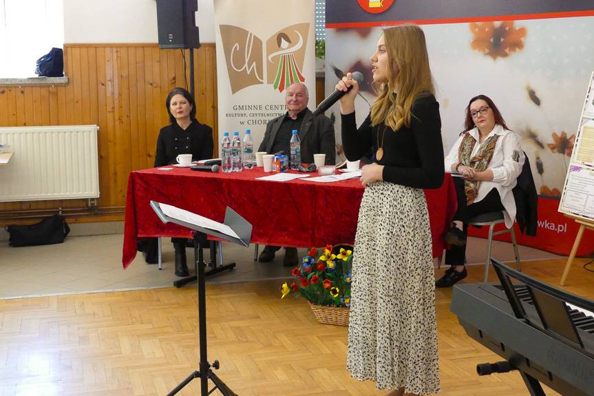 Wiersze, śpiew i teatr w Chorkówce. Tak wyglądały "Wagary z poezją"