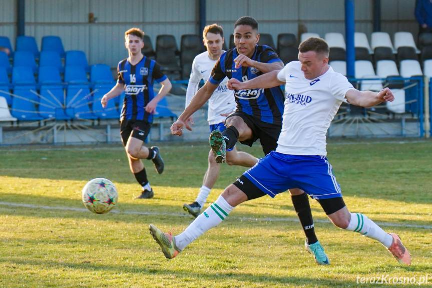 Porażka Nafty Jedlicze na inaugurację wiosny. Tempo Nienaszów skuteczniejsze po przerwie