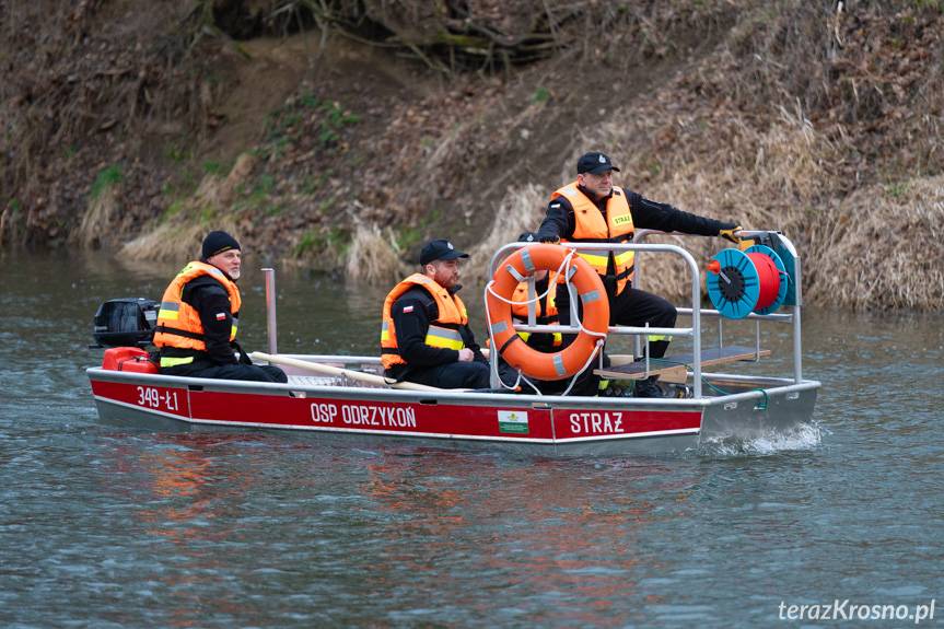 Nowa łódź ratownicza OSP Odrzykoń przetestowana na rzece Wisłok w Wojkówce