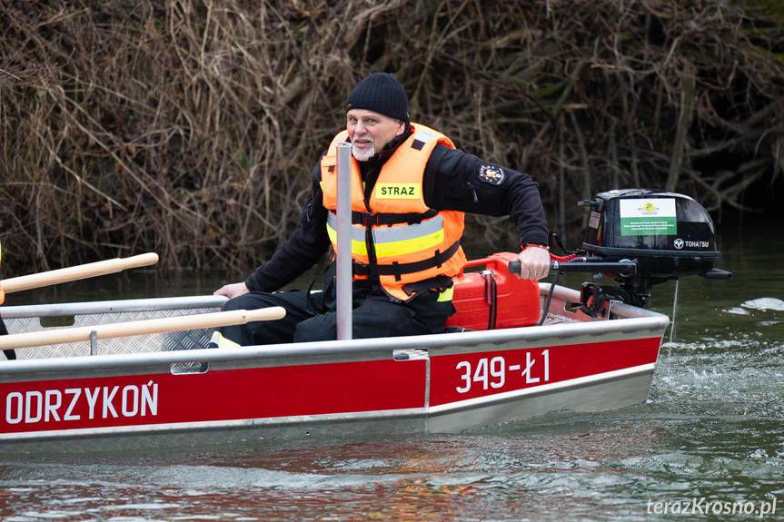 Nowa łódź ratownicza OSP Odrzykoń przetestowana na rzece Wisłok w Wojkówce