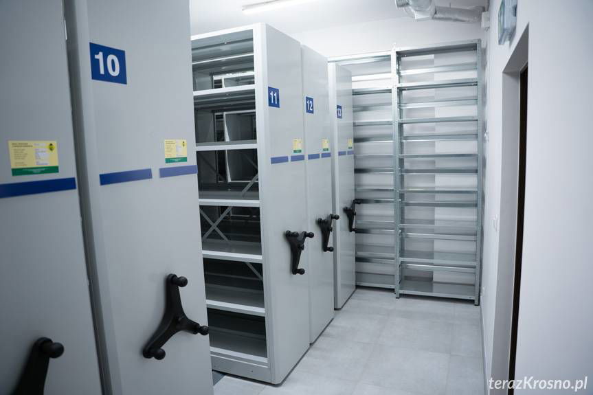 3 kilometry półek w nowym archiwum Starostwa Powiatowego w Krośnie