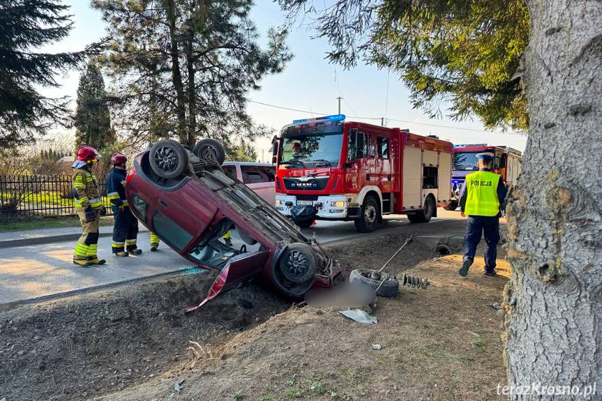 Głowienka. Zjechał z drogi i dachował 