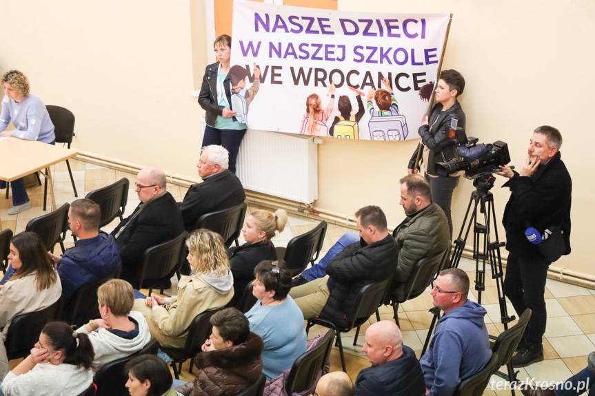Rodzice walczą. Spór o trzecią grupę przedszkola we Wrocance [ZDJĘCIA]