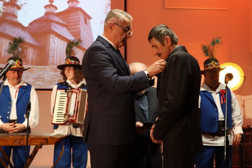 Mieszkańcy Bałucianki uhonorowani za opiekę nad zabytkami