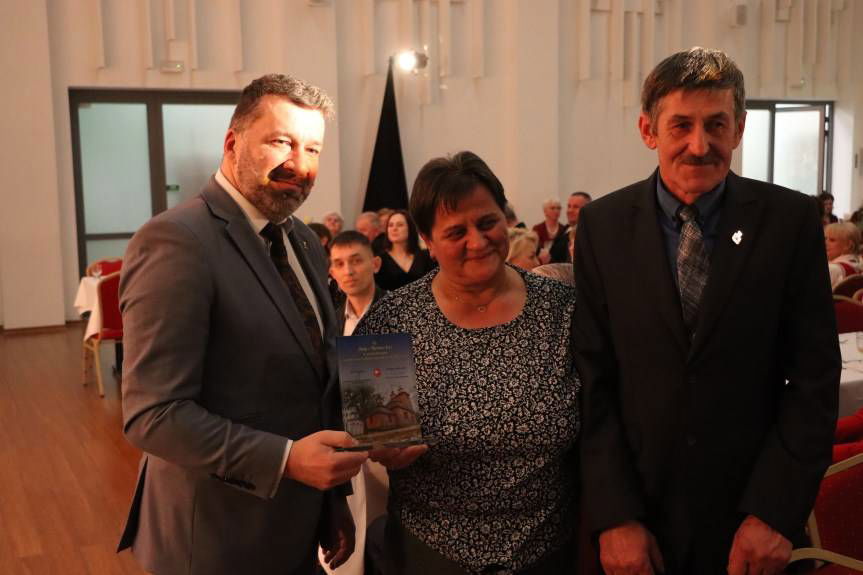 Mieszkańcy Bałucianki uhonorowani za opiekę nad zabytkami