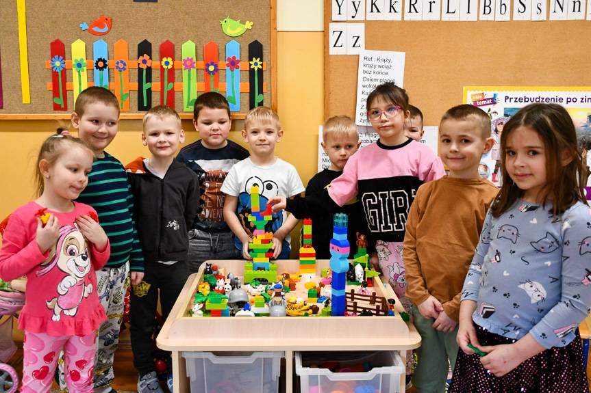 Roboty edukacyjne, tablice i długopisy 3D trafiły do przedszkoli w Gminie Rymanów