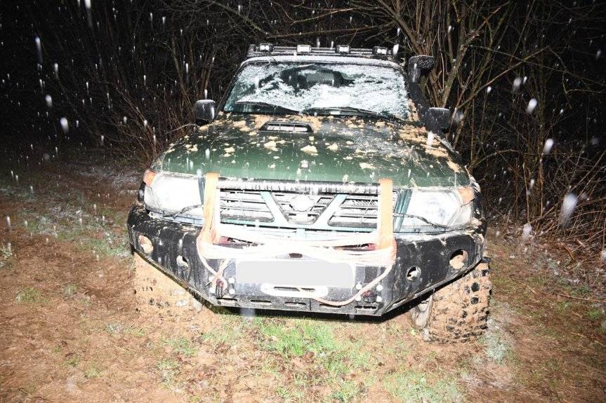 Terenówką zniszczyli uprawy