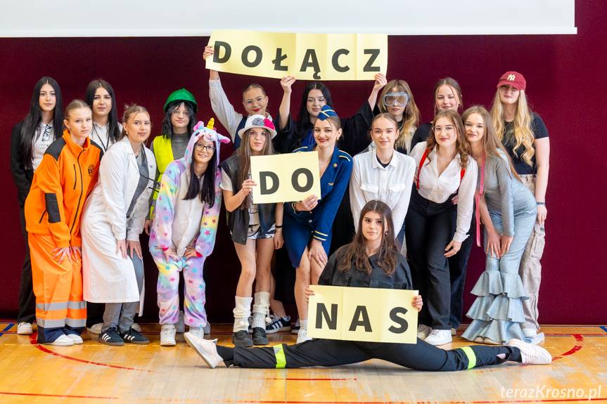 Tłumy w ZSP nr 1. Tak wyglądał Dzień Zawodowca i Dzień Języków Obcych w "Szczepaniku" [ZDJĘCIA]