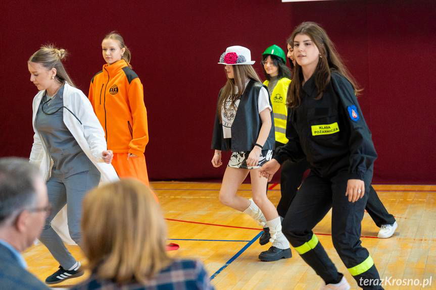 Tłumy w ZSP nr 1. Tak wyglądał Dzień Zawodowca i Dzień Języków Obcych w "Szczepaniku" [ZDJĘCIA]