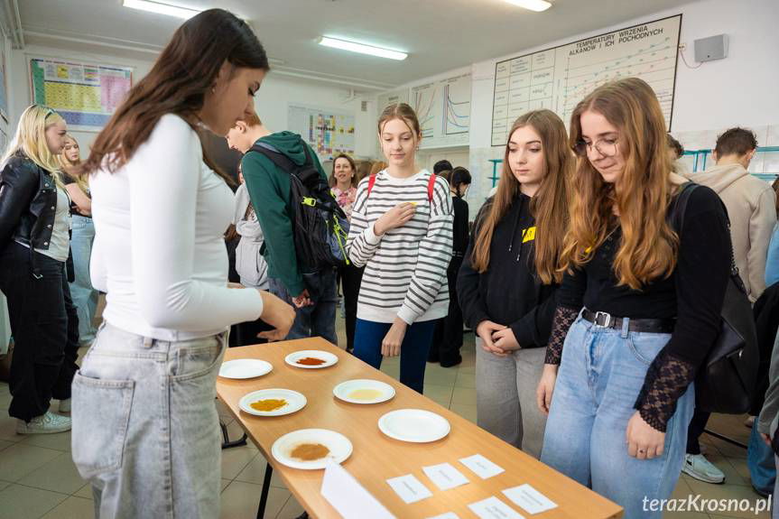 Tłumy w ZSP nr 1. Tak wyglądał Dzień Zawodowca i Dzień Języków Obcych w "Szczepaniku" [ZDJĘCIA]