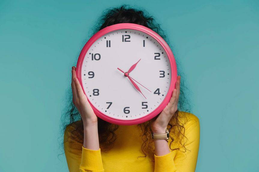 Zmiana czasu z zimowego na letni 2025. Kiedy i dlaczego nadal ją stosujemy?