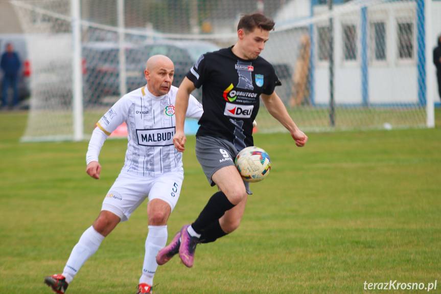 Udana inauguracja wiosny w Targowiskach. Lider pokonał Zorzę Łęki Dukielskie [ZDJĘCIA]