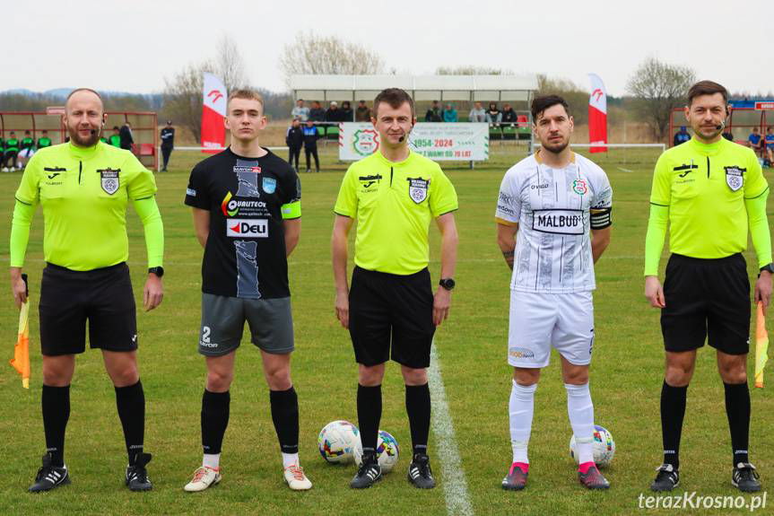Udana inauguracja wiosny w Targowiskach. Lider pokonał Zorzę Łęki Dukielskie [ZDJĘCIA]