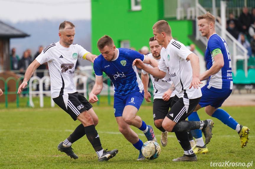 Hat trick Krystiana Frączka dał zwycięstwo Przełęczy Dukla w Odrzykoniu [ZDJĘCIA]