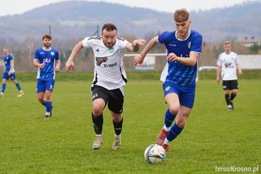 Hat trick Krystiana Frączka dał zwycięstwo Przełęczy Dukla w Odrzykoniu [ZDJĘCIA]