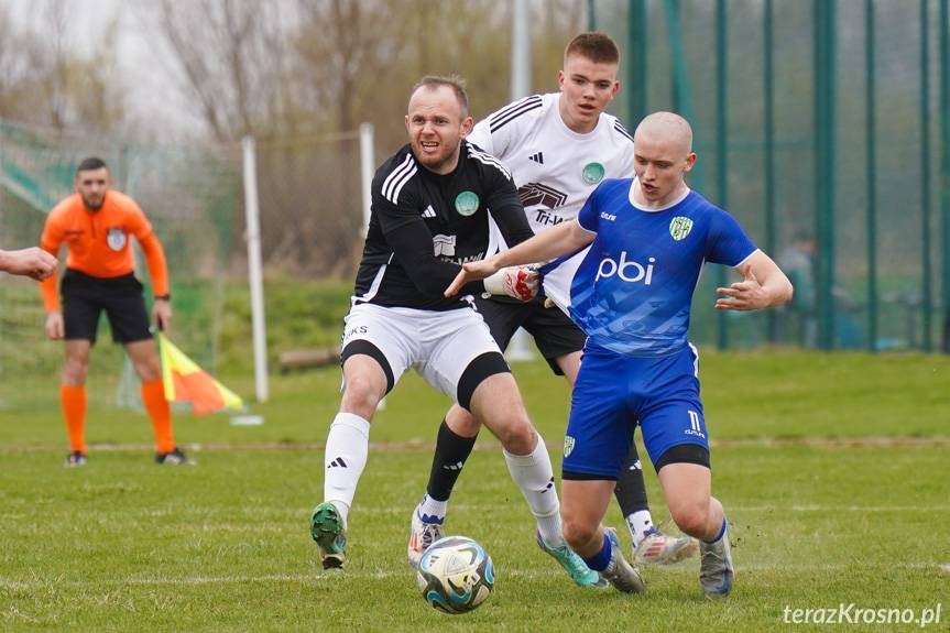 Piłkarska środka w krośnieńskiej Okręgówce