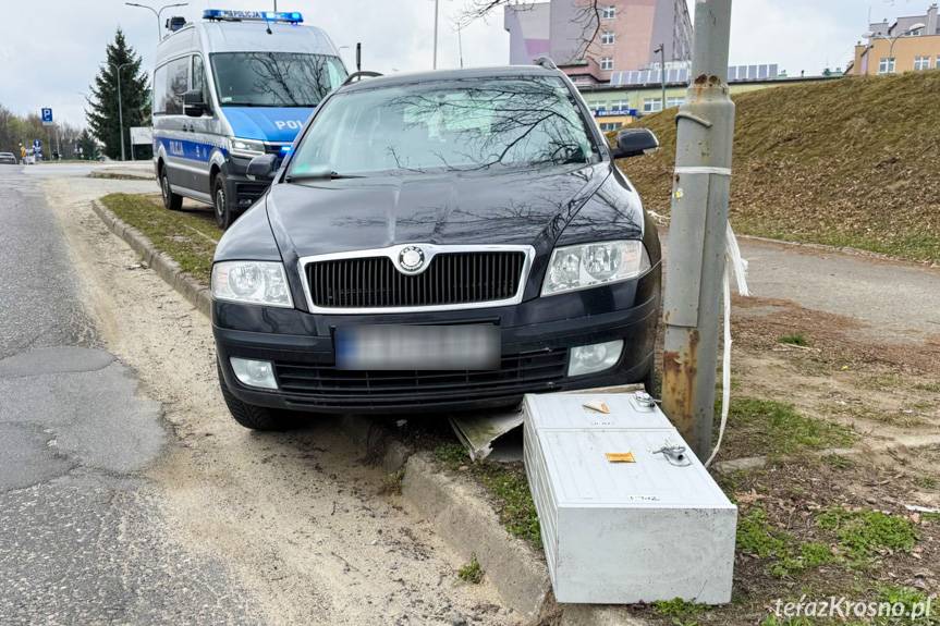 47-latka zaparkowała skodę, a ta... postanowiła odjechać