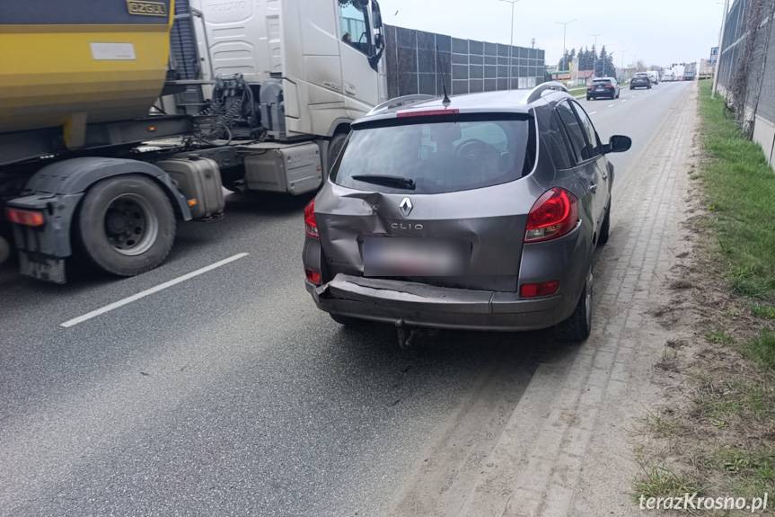 Kolizja na Podkarpackiej. Zderzenie forda i renault