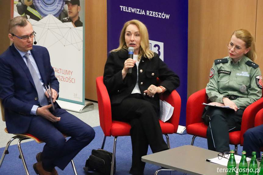 Generał Tomasz Bąk w Krośnie: "Polska jest w wyjątkowo skomplikowanej sytuacji"