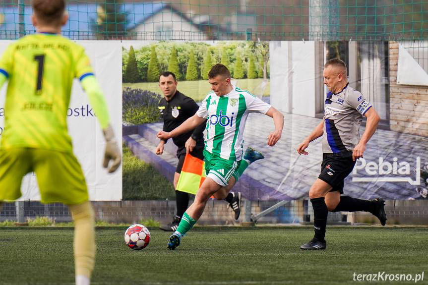 Minimalne zwycięstwo Przełęczy Dukla z Naftą Jedlicze w zaległym meczu [ZDJĘCIA]