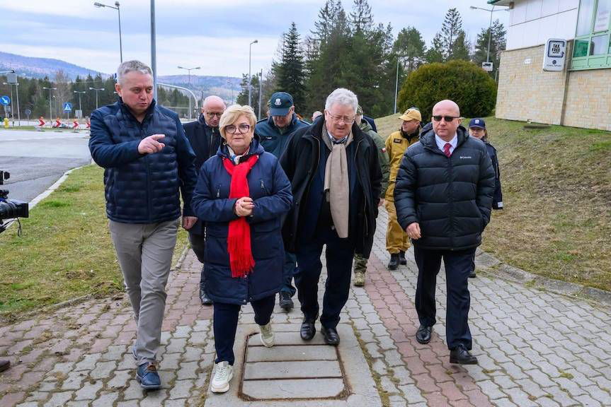 Minister Siekierski w Barwinku. Odprawa sztabu kryzysowego na granicy
