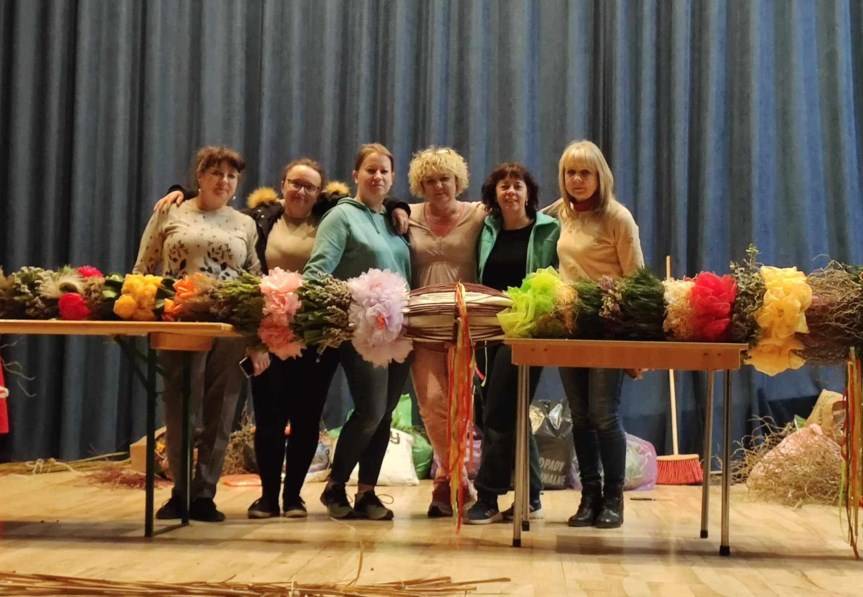 W Łężanach powstała kilkumetrowa palma