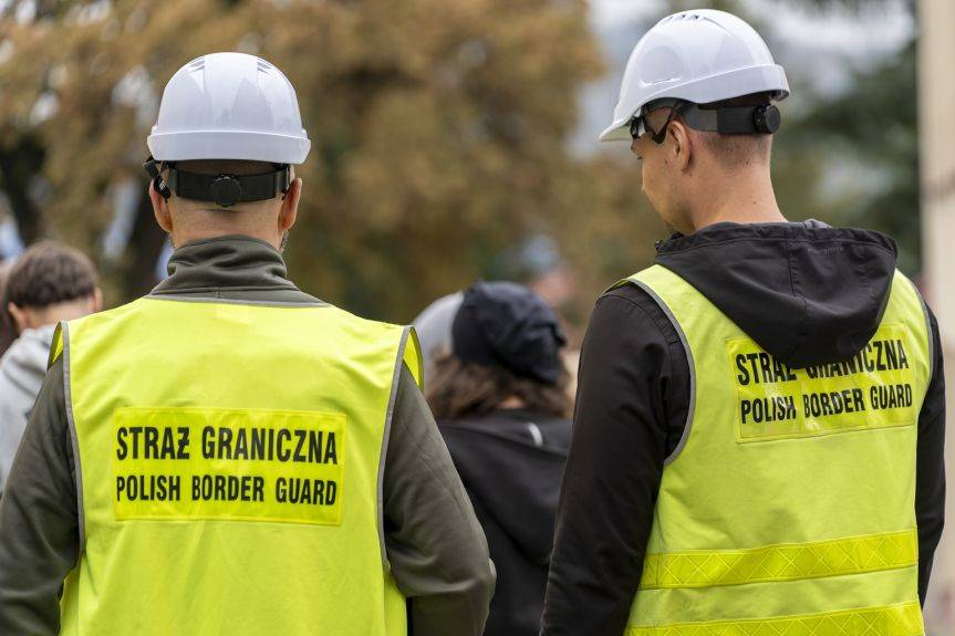 Nepalczycy w tartaku pokazali dokumenty z liceum. Straż Graniczna nie dała się nabrać