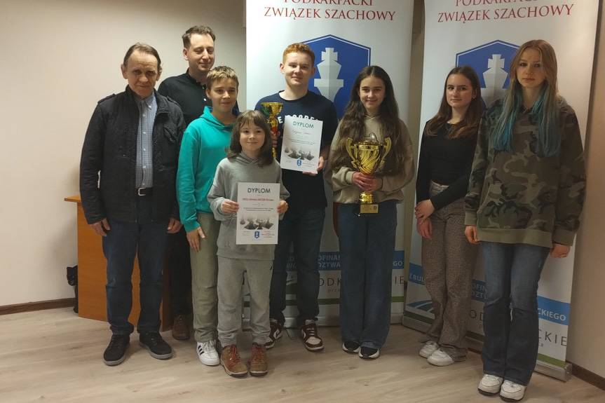 Mocny skład, wielki sukces. Drużyna z Krosna zagra w II lidze szachowej
