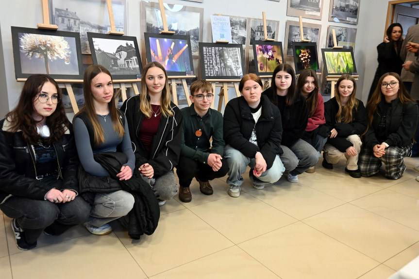 Wystawa fotograficzna Michała Jaracza z ZSKU w Krośnie